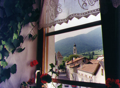 Glorenza Window